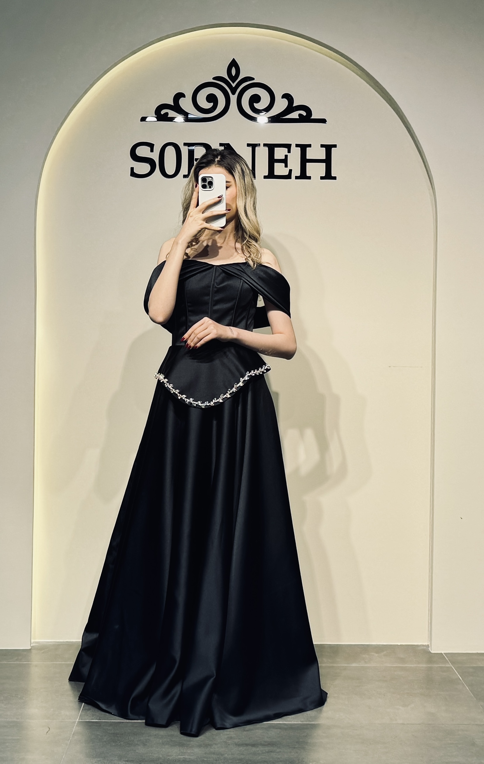 لباس مجلسی بلند (ملودی)